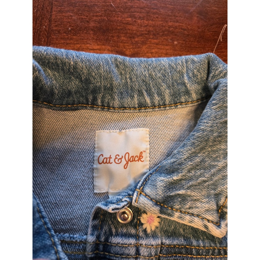 Cat & Jack Girls 5T Medium Wash Denim Jacket Embroidered Daisy Floral Snap Front - Picture 8 of 8